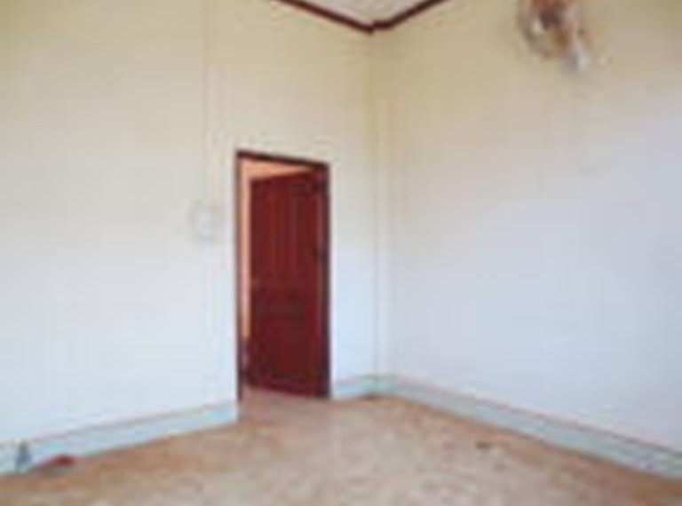 House For Rent (1)