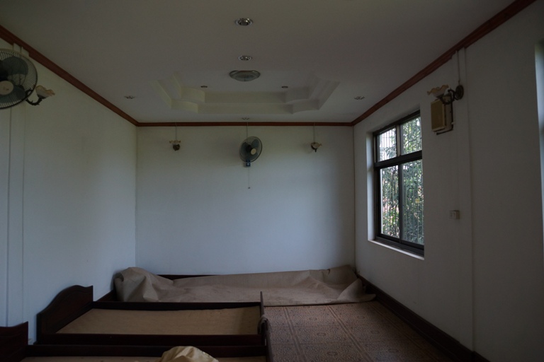 House For Rent (1)