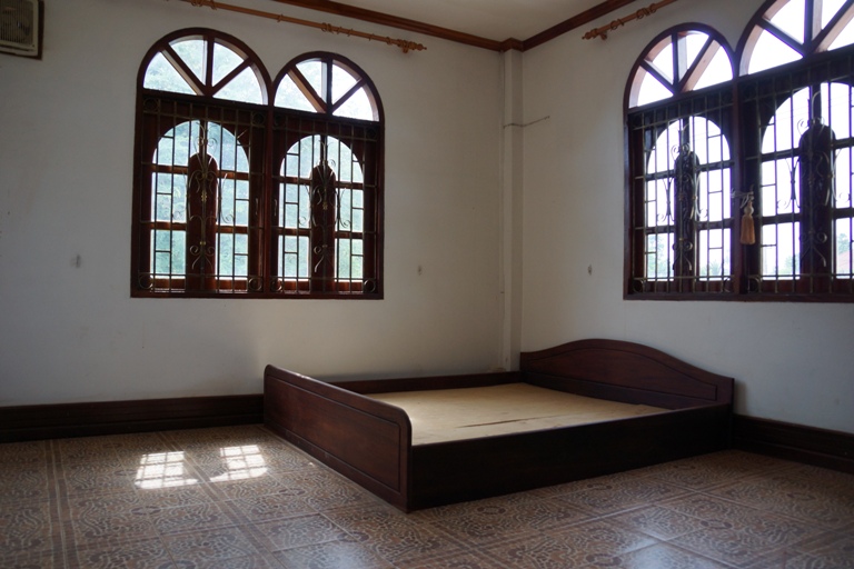 House For Rent (2)