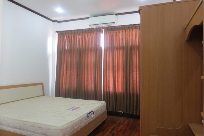 House For Rent (2)