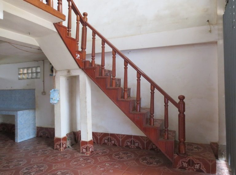 House for Rent (2)