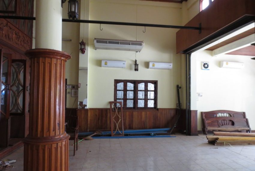 House for Rent (2)