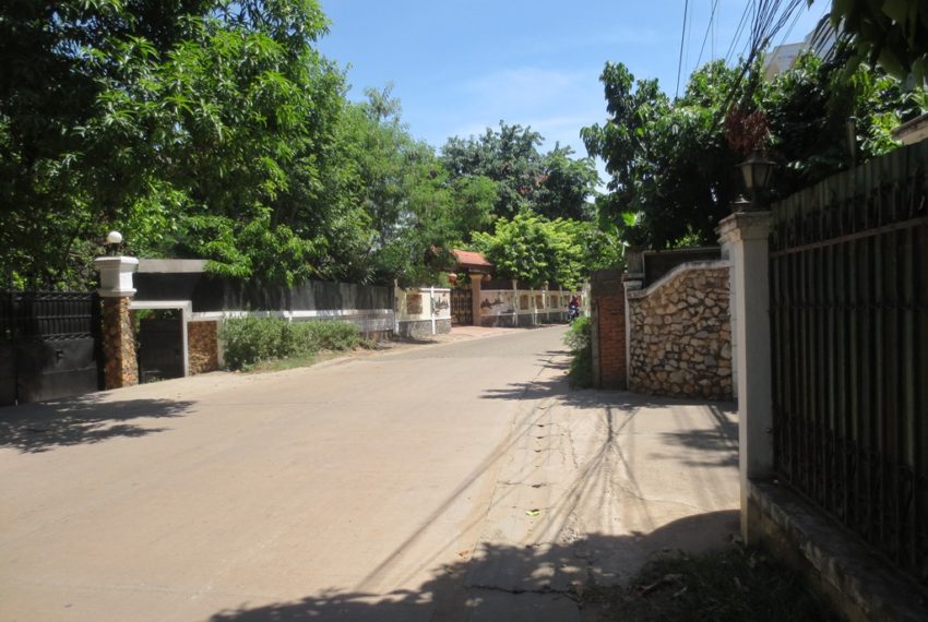 House for Rent (2)