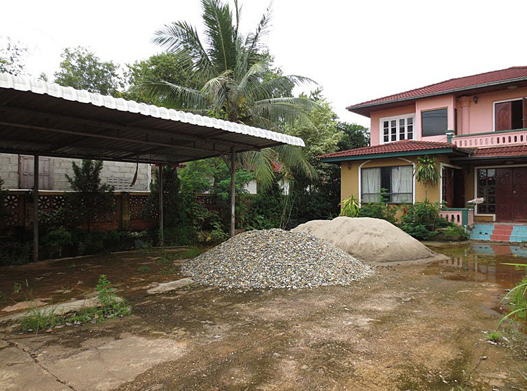 House for rent in Laos (1)