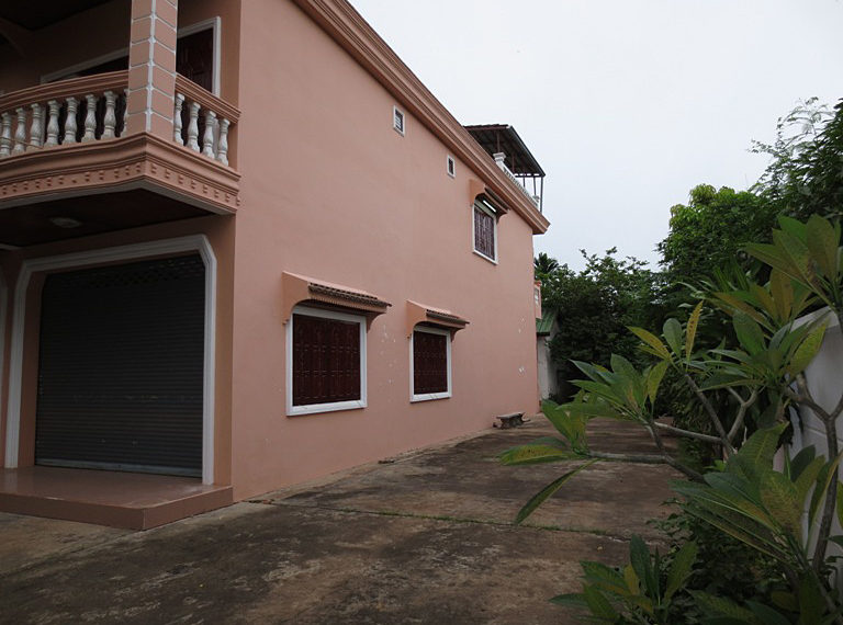 House for rent in Vientiane (2)
