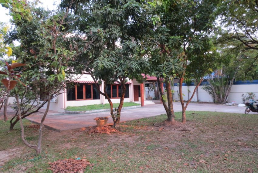 House for rent near Patuoxay (13)