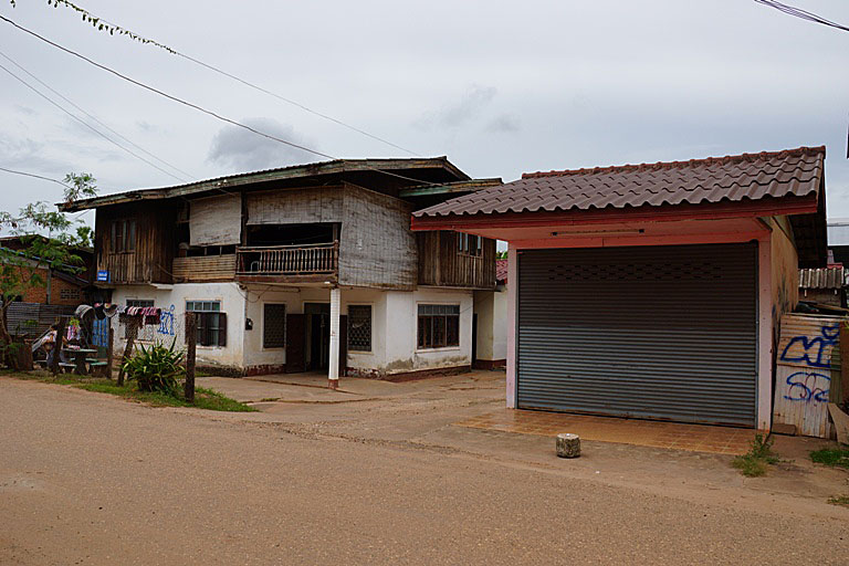 House for sale next to Lao Amerecan College (1)