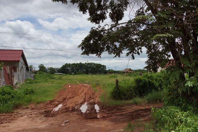 Land for close Daovieng party hall (2)
