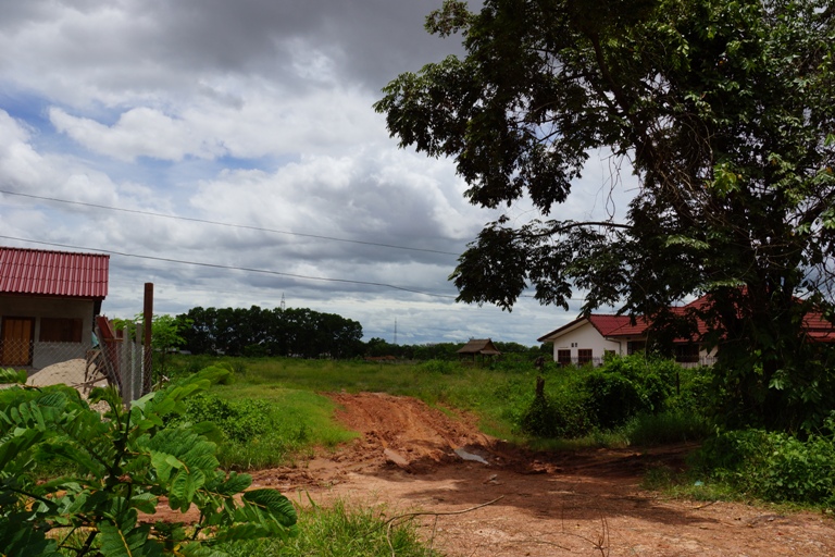 Land for close Daovieng party hall (5)