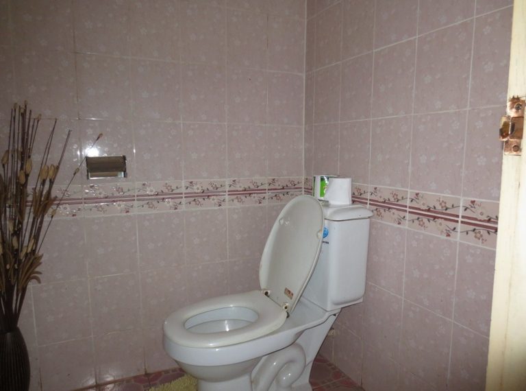 House For Rent (1)