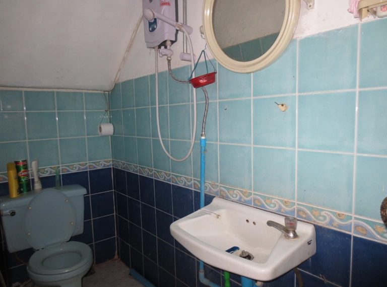 House For Rent (2)