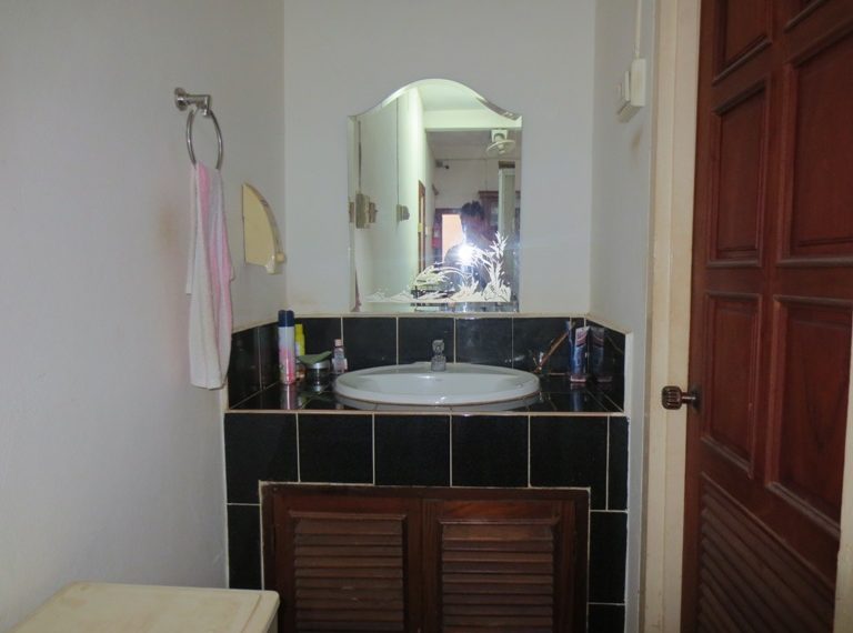 House For Rent (2)