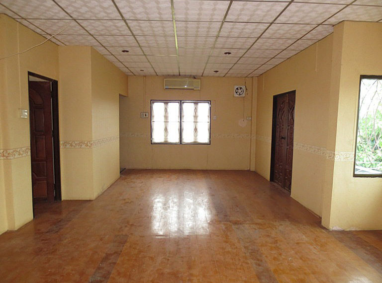 House for sale in Vientiane Center (1)